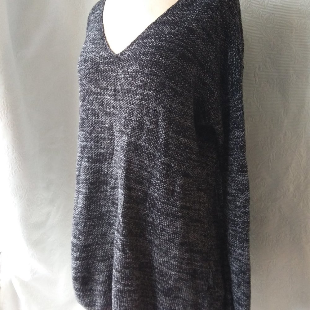 H&M | Black with White Cotton Tunic Sweater | M | Business Casual Classic